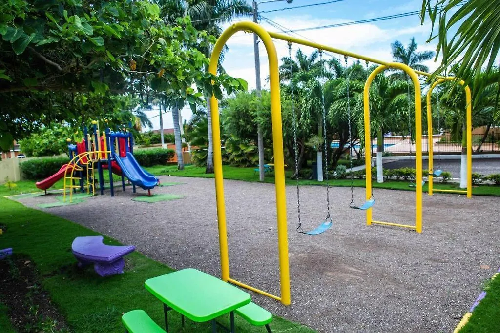 Villas In Draxhall, Pool, Gym, Tennis, Kids Playground Mammee Bay
