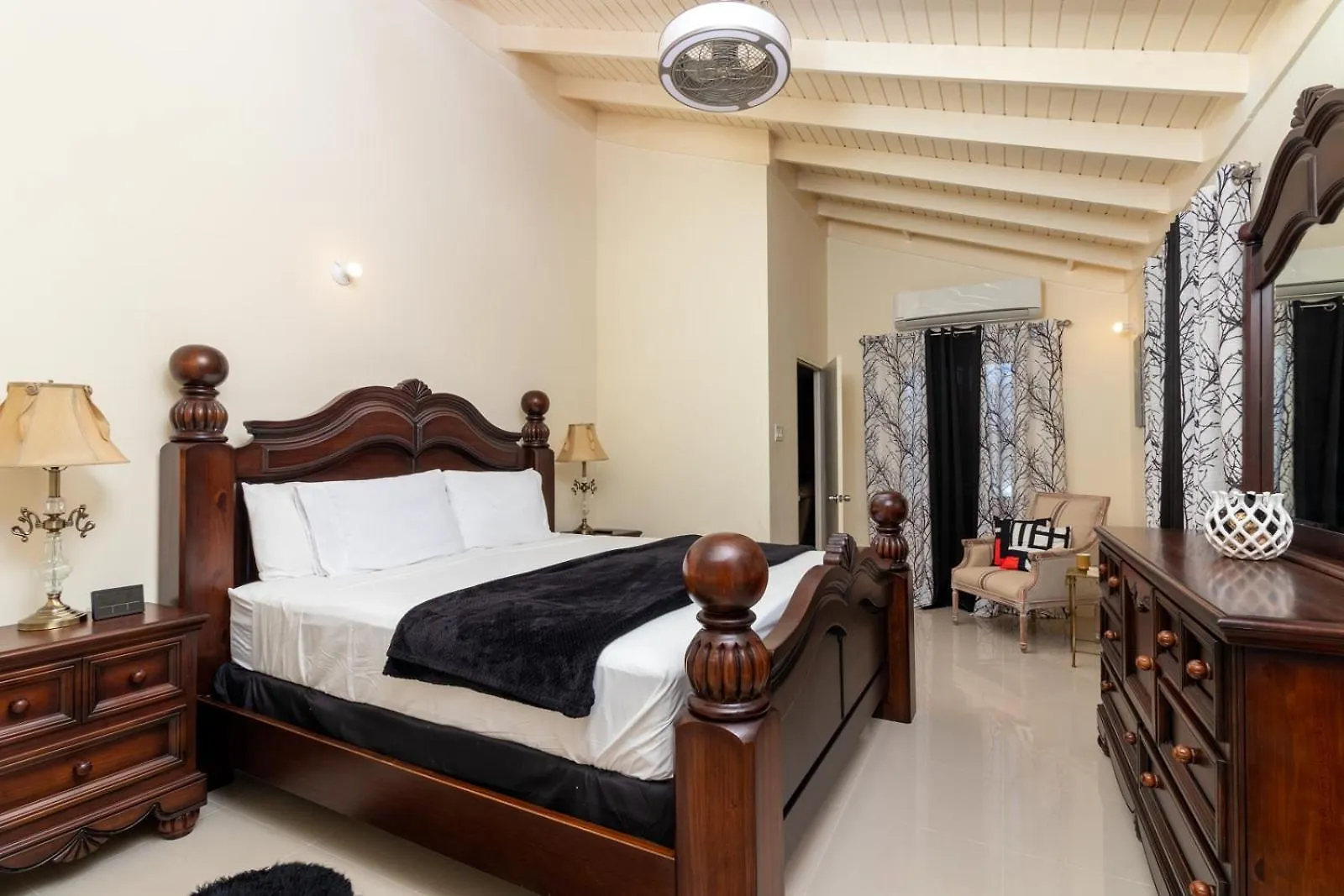 Villas In Draxhall, Pool, Gym, Tennis, Kids Playground Mammee Bay