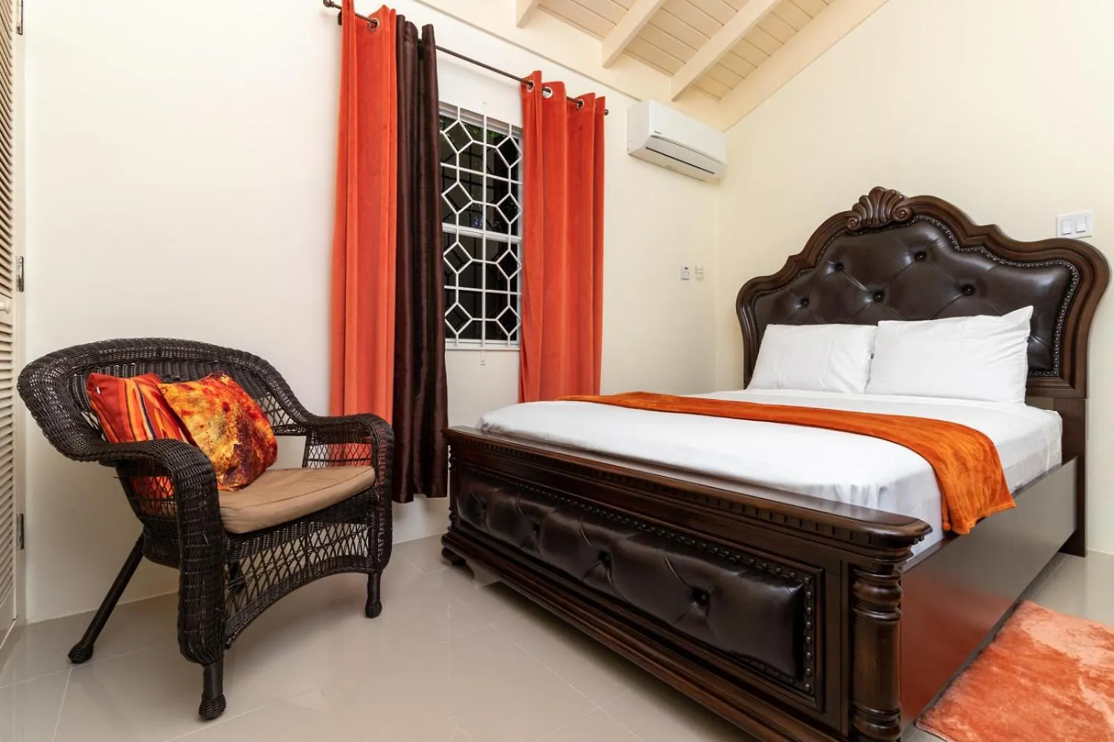 Villas In Draxhall, Pool, Gym, Tennis, Kids Playground Mammee Bay
